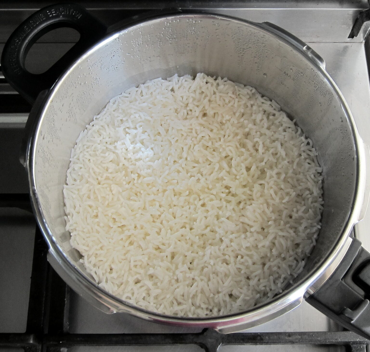 How to Cook Rice in Pressure Cooker Instantly 2021 StepbyStep Guide